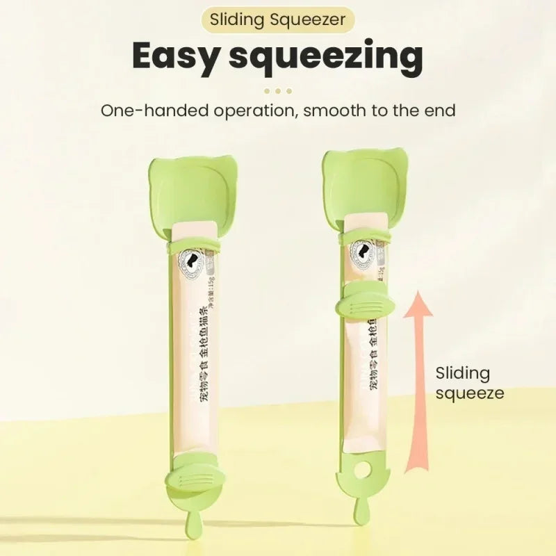 Long Handle Cat Treat Squeeze Feeder Spoon 🐱